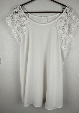 Trendy JS Women’s White Lace Sleeveless Top Floral Lacey Flowy Romantic Size 1X